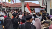 Sebuah gerakan dari Forum Rakyat Sulawesi Selatan Menggugat (FORSUM), mencuat sebagai bentuk protes terhadap kondisi politik saat ini